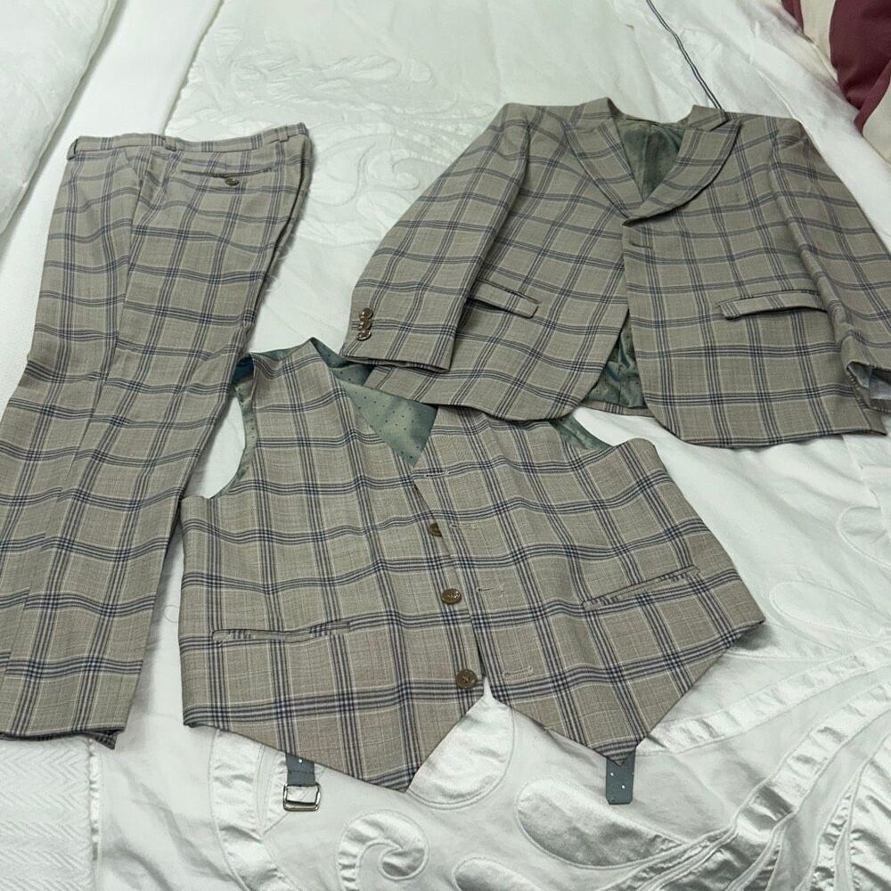 Romano luxury 3pc boys suit size 12